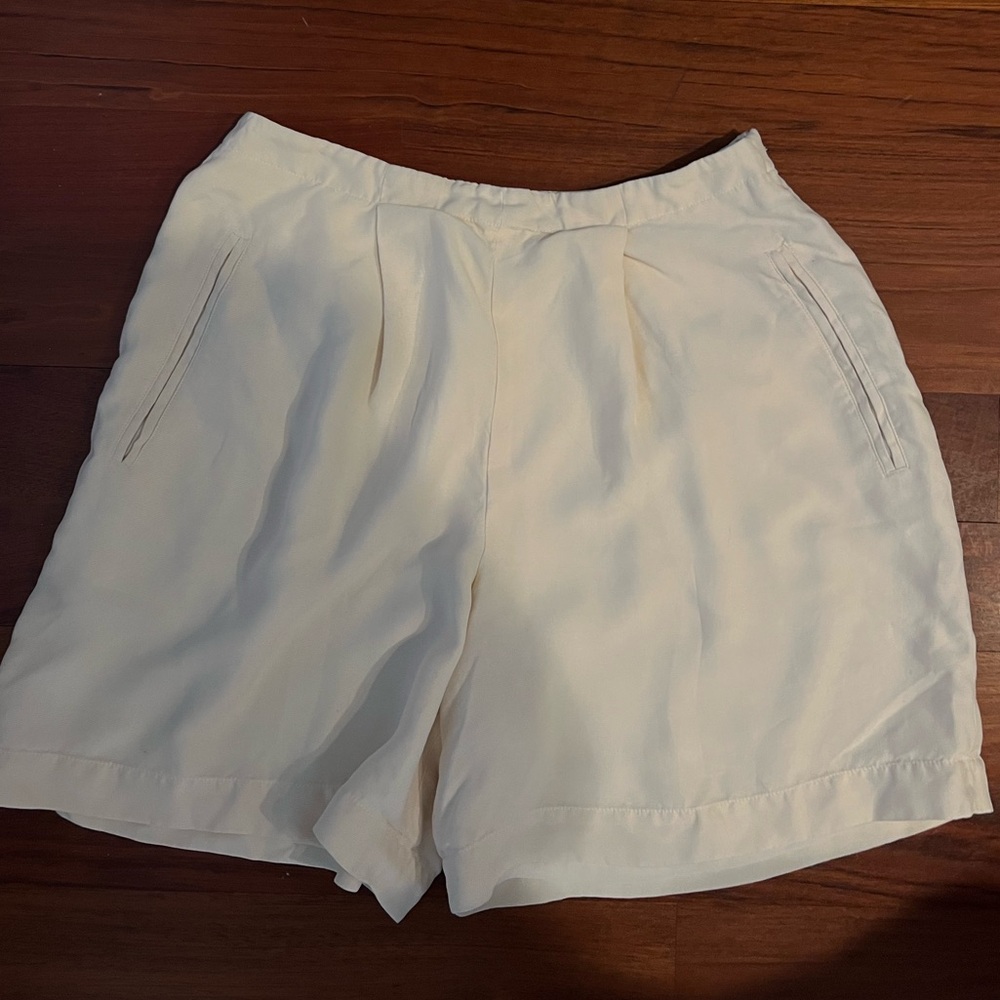 Vintage banana republic cream shorts